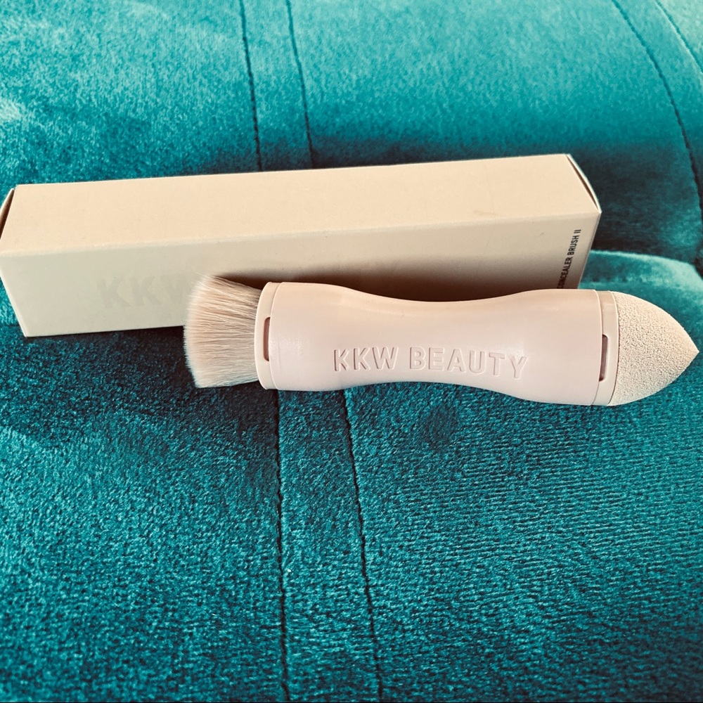 KKW Contour Brush